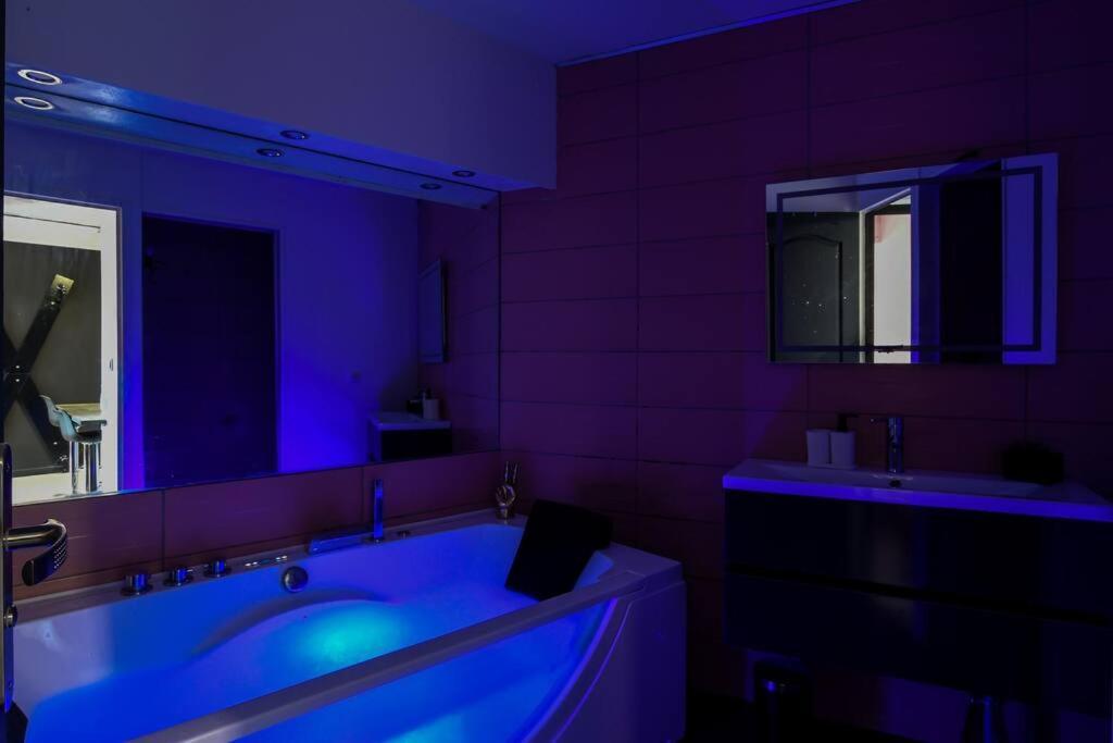 Le Cherubite: Entre Erotisme Et Baroque #Sexroom #Bdsm La Grande-Motte Exterior photo